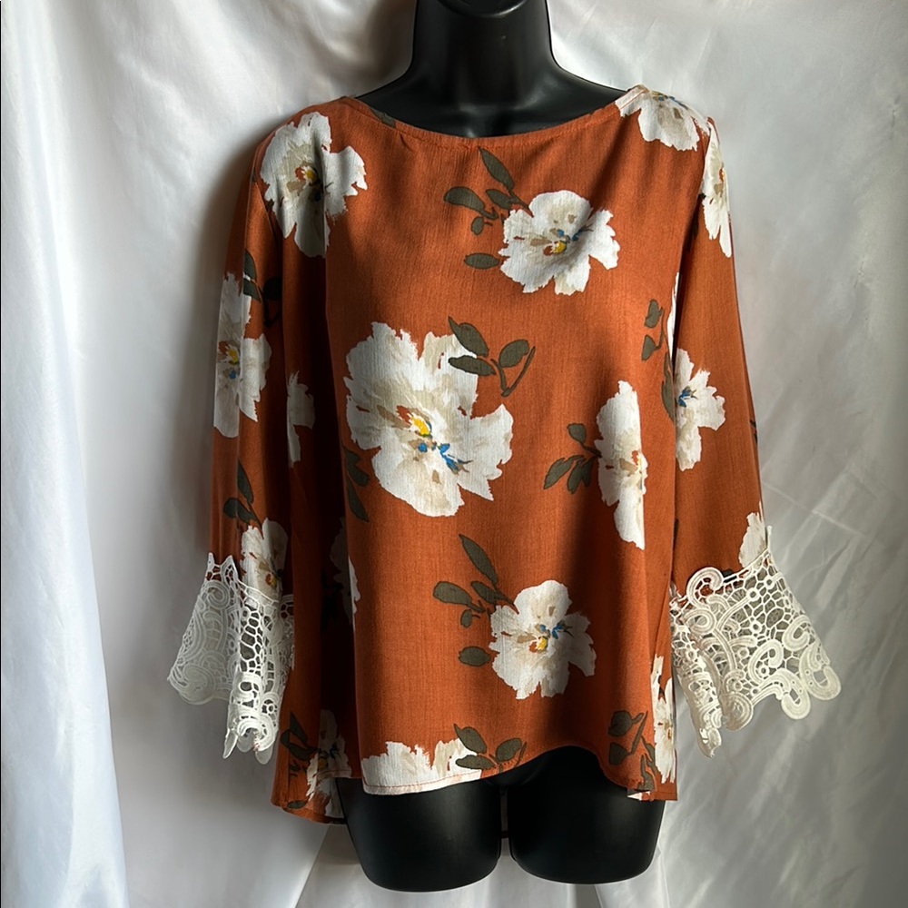 Minimi Burnt Orange Blouse with Lace Trim Sleeves - Picture 2 of 8